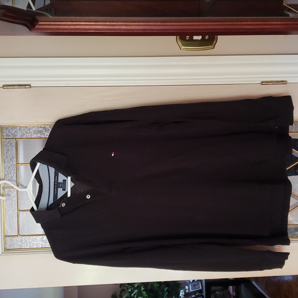 Tommy Hilfiger Classic Fit.  Long sleeve.  Size M